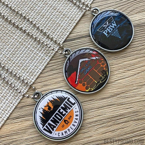 The Elegance of Custom Doming Tag Necklaces: A Perfect Blend of Style and Personalization